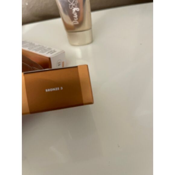 Beauty bundle skin tint radiance booster bronzing drops blur foundation - Picture 6 of 7